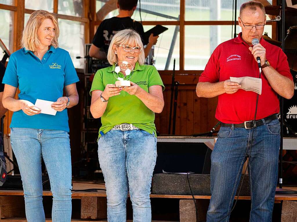 Glckwnsche und Geschenke gab es von der Gndelwanger Vereinsgemeinschaft.