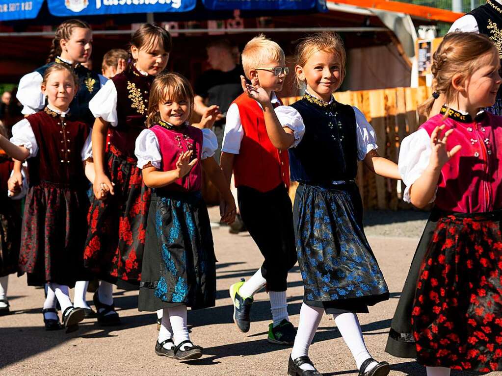 Die Kindertrachtengruppe Gndelwangen.