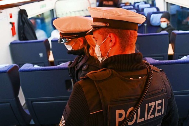 Bundespolizei fasst mutmalichen Exhib... Frauen und Kinde belstigt haben soll  | Foto: Arne Dedert (dpa)