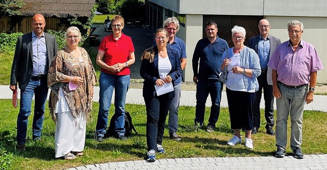 Runder Tisch im Grnen: Carsten Vogelp...rk Werner, Emil Schilling (von links)   | Foto: Bro Stcker