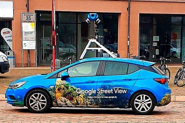 Ein Kamerawagen von Google, gesichtet im Dezember 2020 in Gundelfingen  | Foto: Stefan Heimburger