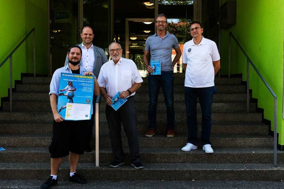 Udo Hercz, Roman Gtzmann, Georg Metzg...eldungen fr die Kiwanis-Ferienschule.  | Foto: Gabriele Zahn