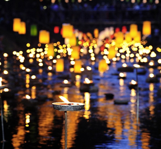 15000 Kerzen sorgen fr romantische Stimmung im Kurpark.  | Foto: Bernhard Seitz