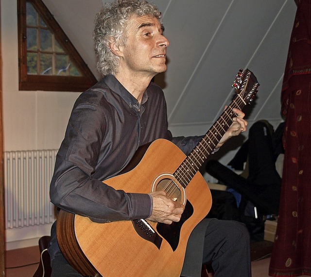 Der Gitarrist Gaetano Siino, hier bei ...ten Engel in Urberg ein Konzert geben.  | Foto: Karin Stckl-Steinebrunner