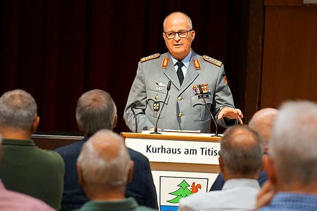 Eberhard Dierks whrend seiner Rede vor Vertretern der Senioren-Union.  | Foto: Fabian Sickenberger