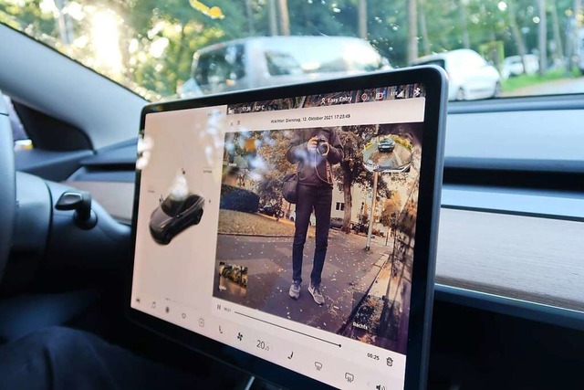 Im Wchtermodus speichert Tesla hochau...ivfoto entstand fr eine BZ-Reportage.  | Foto: Steve Przybilla