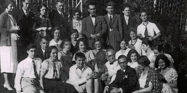 Gruppenbild mit Carl Flesch (vorne, mi...Badener Akademie Ende der 1920er Jahre  | Foto: Carl Flesch Akademie