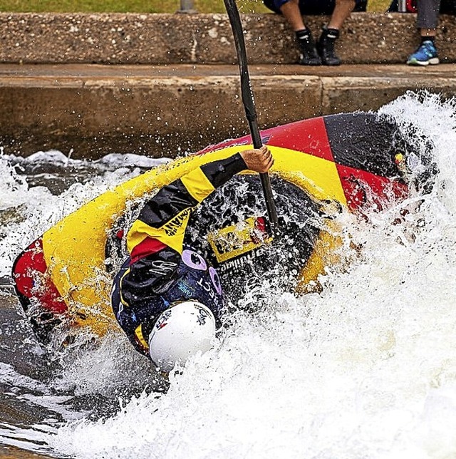 Helmut Wolff im Wildwasserkanal  des Nation-Water-Sport-Centers.  | Foto: Rdiger Hauser