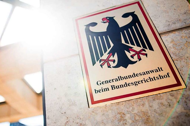 Der Generalbundesanwalt  bernimmt jet...Reichsbrger und Corona-Widerstndler.  | Foto: Christoph Schmidt (dpa)