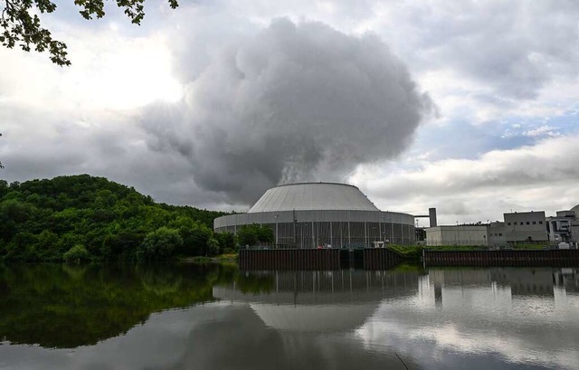 Das Atomkraftwerk Neckarwestheim II bei Heilbronn  | Foto: Bernd Weibrod (dpa)