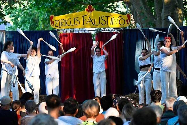 Fotos: Kinder- und Jugendzirkus Faustino spielt am Staufener Stadtsee