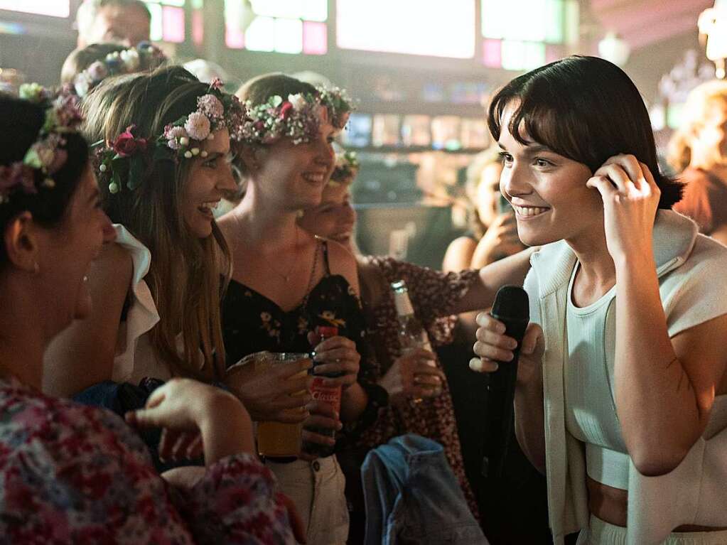 Ein Auftritt mit Blumen und Lotte hat am Samstag im Spiegelzelt musiziert.