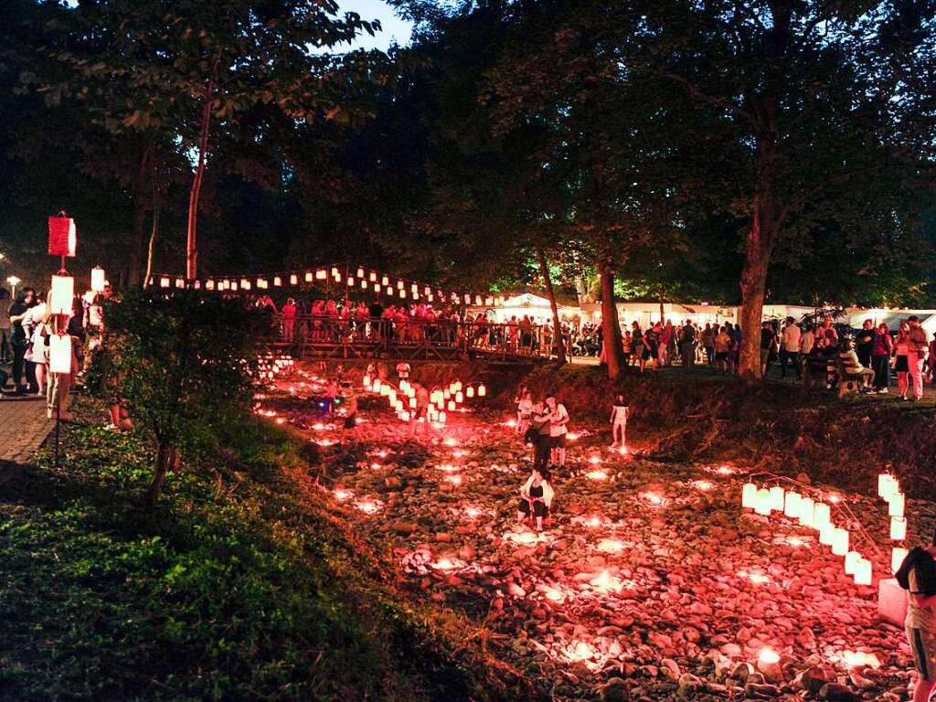 Sommer, Sonne und Temperaturen knapp unter 30 Grad Celsius waren die idealen Voraussetzungen fr das Lichterfest 2022 in Bad Krozingen.