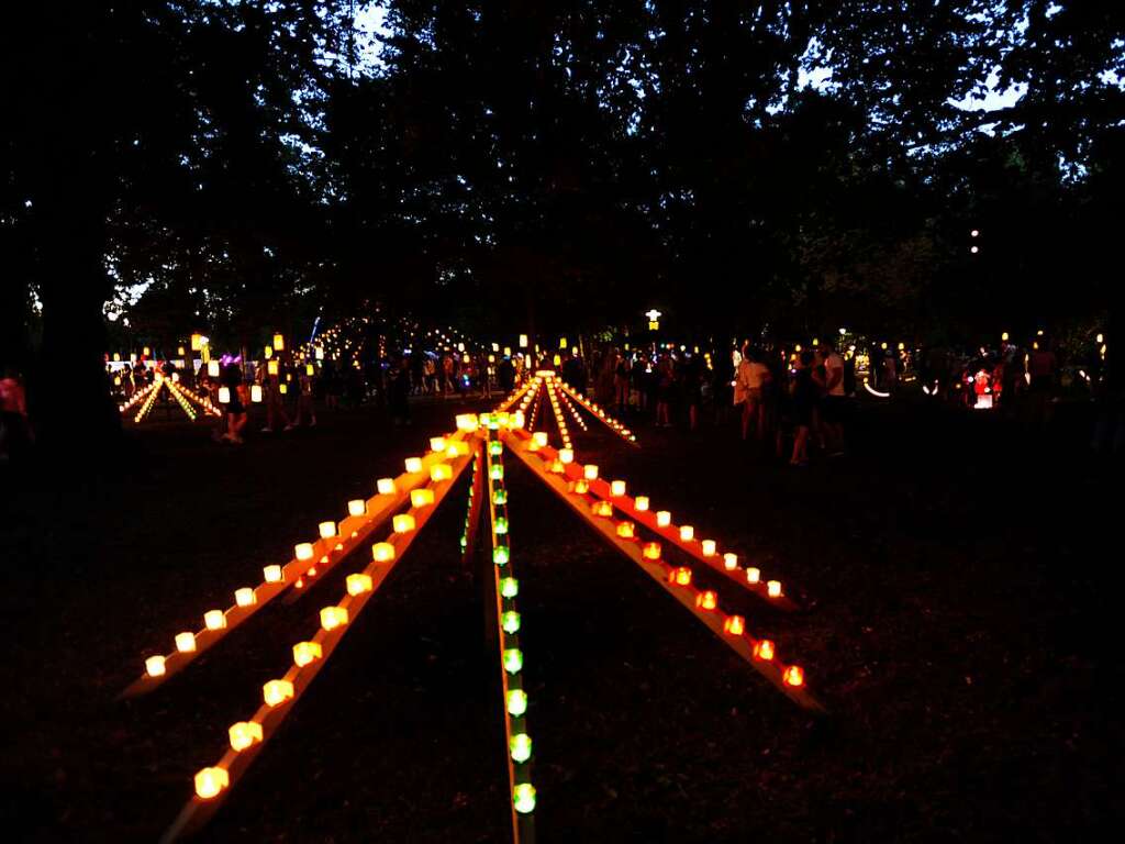 Sommer, Sonne und Temperaturen knapp unter 30 Grad Celsius waren die idealen Voraussetzungen fr das Lichterfest 2022 in Bad Krozingen.