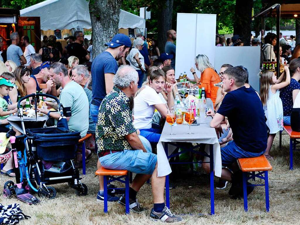 Sommer, Sonne und Temperaturen knapp unter 30 Grad Celsius waren die idealen Voraussetzungen fr das Lichterfest 2022 in Bad Krozingen.