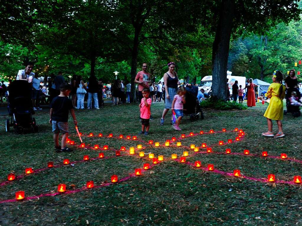 Sommer, Sonne und Temperaturen knapp unter 30 Grad Celsius waren die idealen Voraussetzungen fr das Lichterfest 2022 in Bad Krozingen.