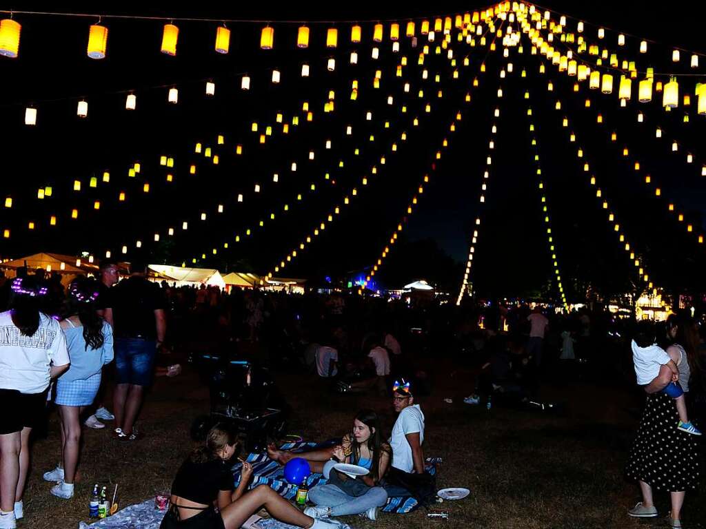 Sommer, Sonne und Temperaturen knapp unter 30 Grad Celsius waren die idealen Voraussetzungen fr das Lichterfest 2022 in Bad Krozingen.