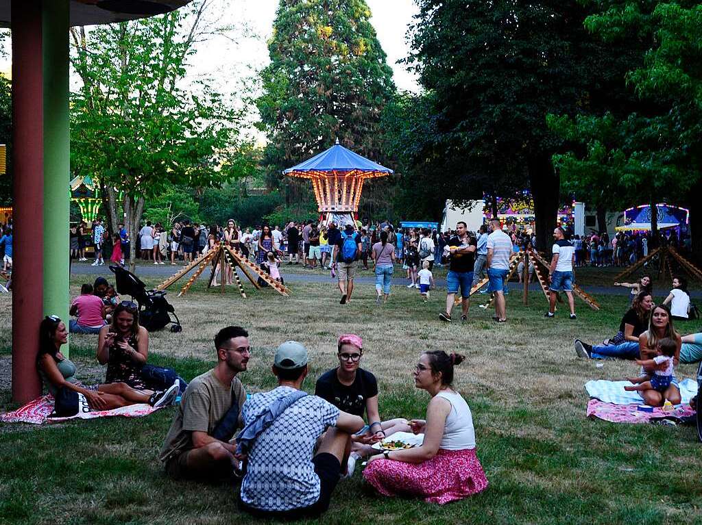 Sommer, Sonne und Temperaturen knapp unter 30 Grad Celsius waren die idealen Voraussetzungen fr das Lichterfest 2022 in Bad Krozingen.