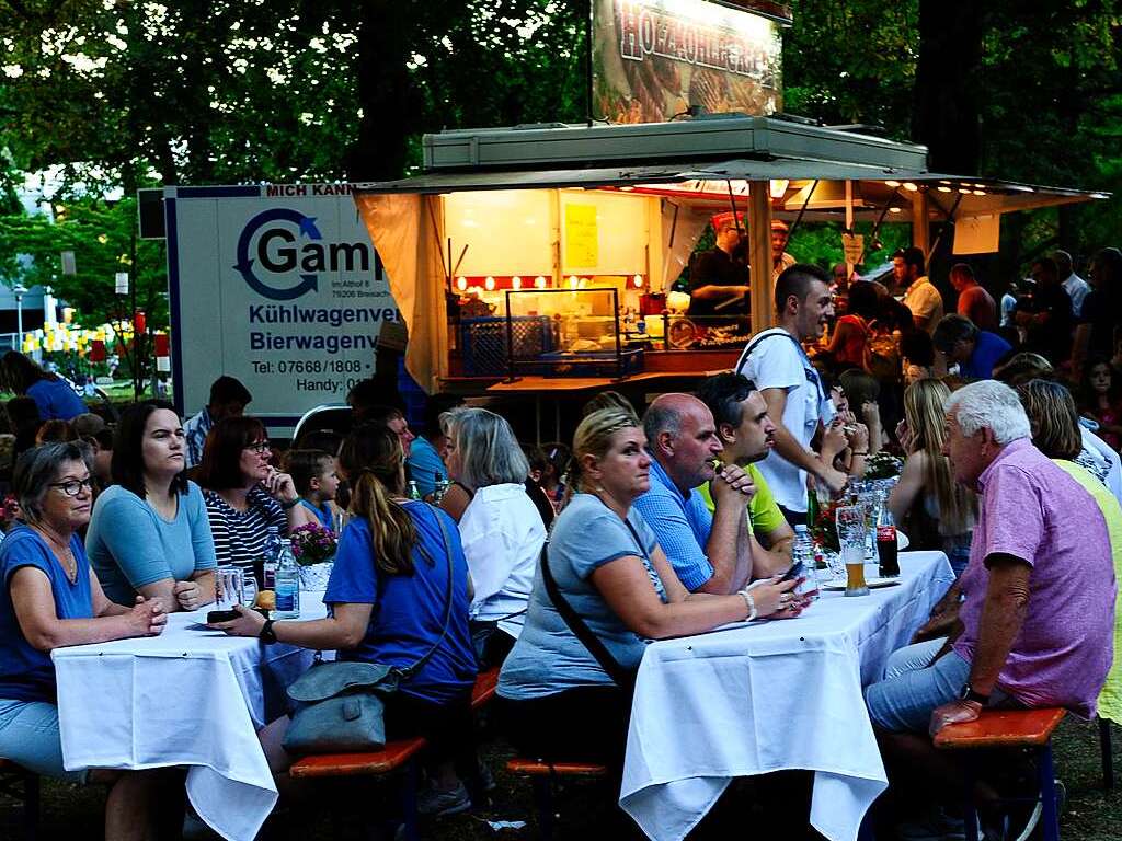 Sommer, Sonne und Temperaturen knapp unter 30 Grad Celsius waren die idealen Voraussetzungen fr das Lichterfest 2022 in Bad Krozingen.