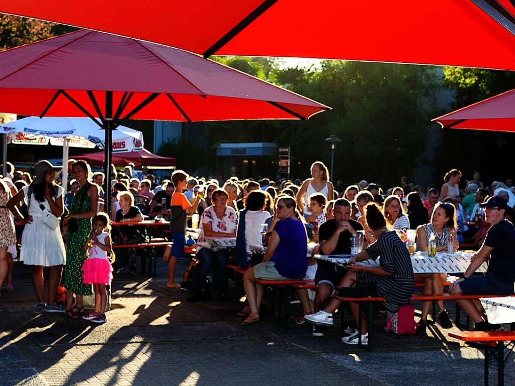 Sommer, Sonne und Temperaturen knapp unter 30 Grad Celsius waren die idealen Voraussetzungen fr das Lichterfest 2022 in Bad Krozingen.