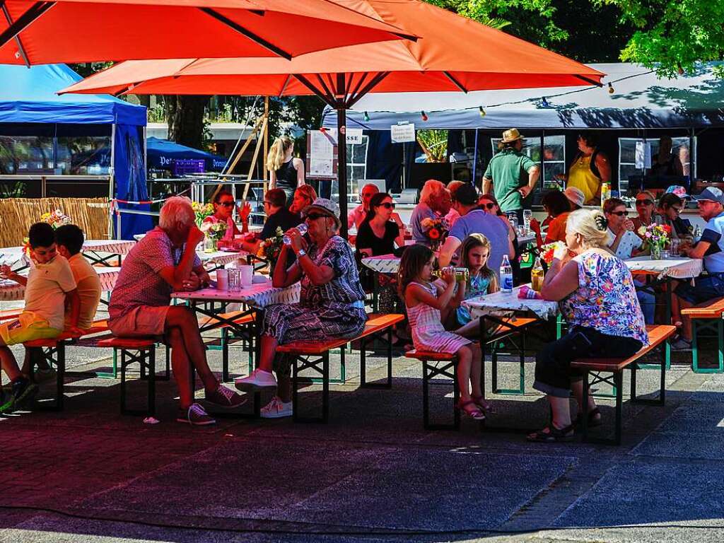 Sommer, Sonne und Temperaturen knapp unter 30 Grad Celsius waren die idealen Voraussetzungen fr das Lichterfest 2022 in Bad Krozingen.