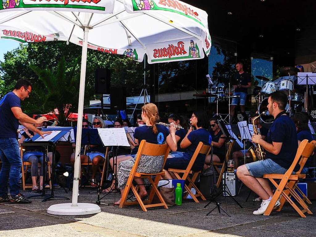 Sommer, Sonne und Temperaturen knapp unter 30 Grad Celsius waren die idealen Voraussetzungen fr das Lichterfest 2022 in Bad Krozingen.