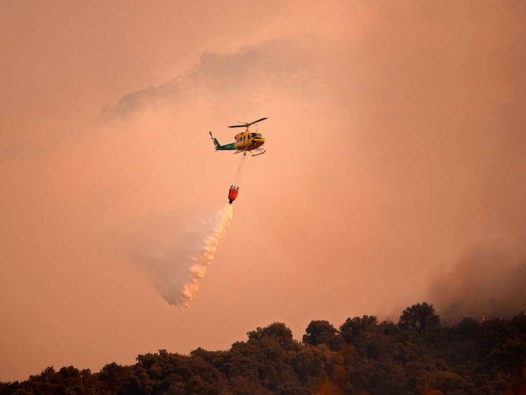 In der spanischen Provinz Malaga wten Waldbrnde in der Sierra de Mijas.