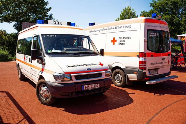 Beim Ultra Bike reihte sich Rettungsfahrzeug an Rettungsfahrzeug.  | Foto: Hubert Gemmert