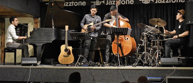 Julian Moreen (links) und seine Band beendeten die Saison m Lrracher Jazzclub.   | Foto: Thomas Loisl Mink