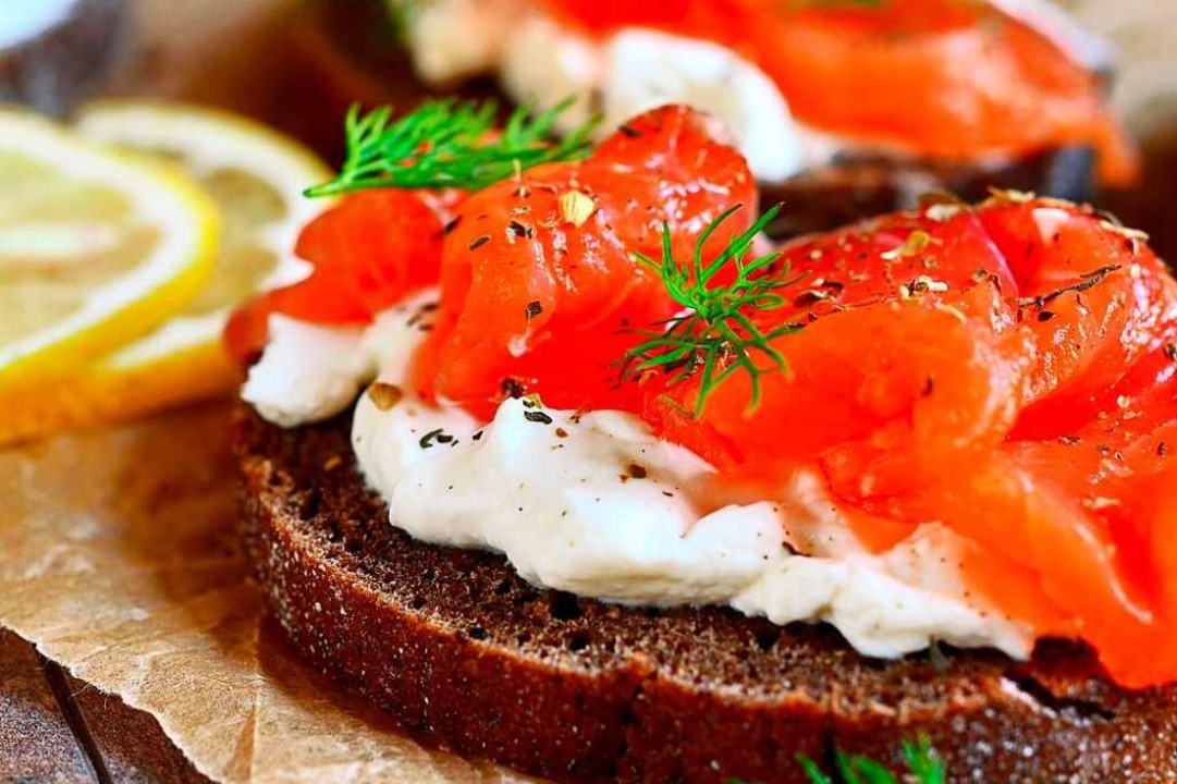 Baltische Spezialitt: Roggenschnittchen mit Lachs und Frischkse  | Foto: Lilechka75 (Stock.adobe.com)