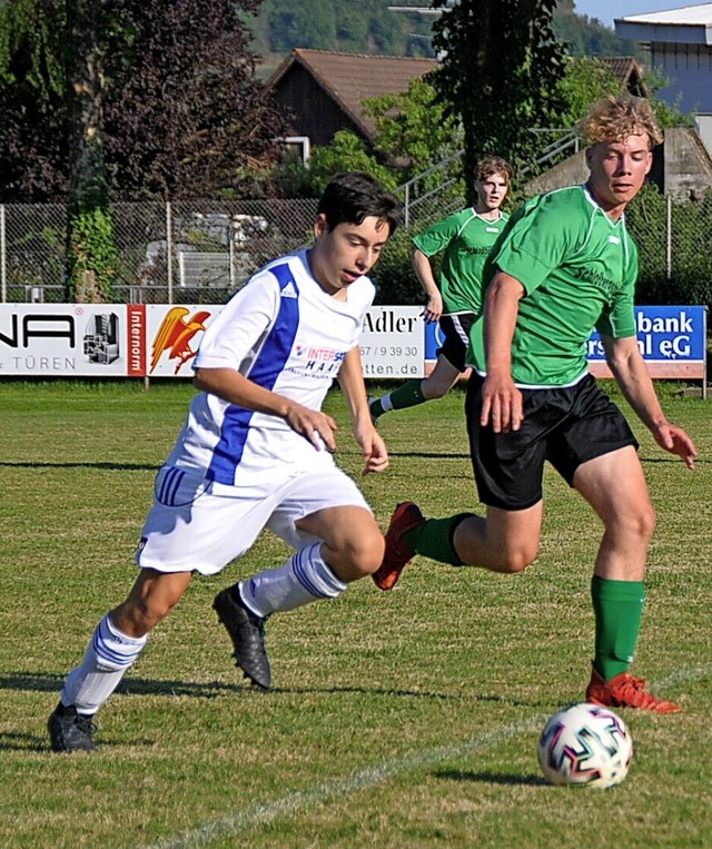 Engagiert am Ball ging&#8217;s bei der Sportwoche in Achkarren zu.   | Foto: Sebastian Ehret