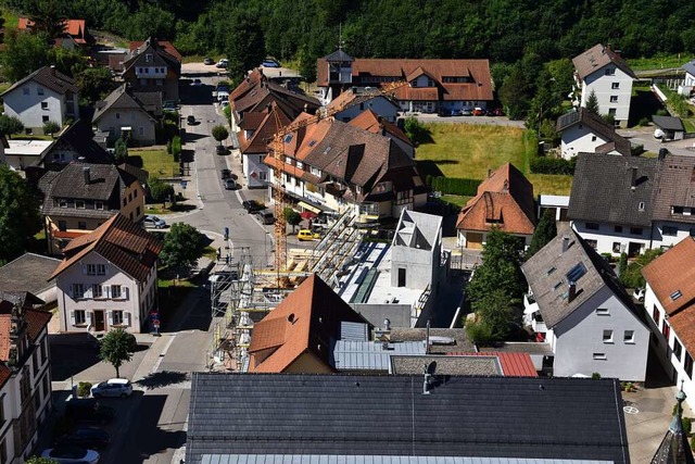 Arbeiten am MTB-Gebude in Schnau. Im...n, dann kann der Innenausbau beginnen.  | Foto: Nicolai Kapitz