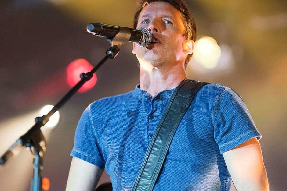Sänger James Blunt begeistert bei seinem Konzert in Freiburg mit gefühlvollem Pop und britischem Humor. (Foto: Fabio Smitka) Sänger James Blunt begeistert bei seinem Konzert in Freiburg mit gefühlvollem Pop und britischem Humor. (Foto: Fabio Smitka)