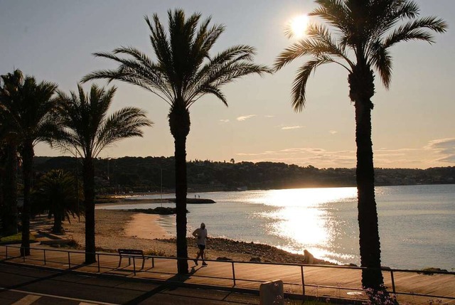 Der Mittelmeerstrand bei Bandol. Wehrs...sche Partnerstadt ist eine Reise wert.  | Foto: Justus Obermeyer