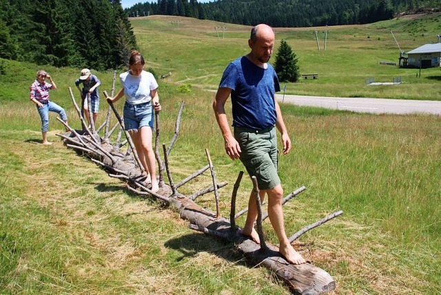 Der Barfupfad ist in den Themenweg &#...Rund um Muggenbrunn&#8220; integriert.  | Foto: Monika Weber