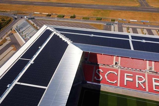 Video: Mega-Solar-Anlage auf dem Europa-Park-Stadion ist fast fertig
