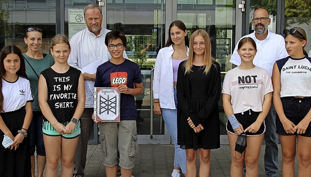<BZ-FotoAnlauf>Realschule Neuenburg:</... und Teilnehmer des Schreibwettbewerbs  | Foto: Claudia Harter