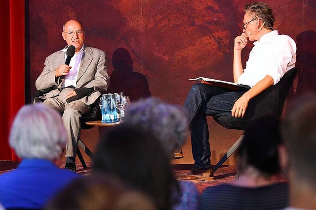 Anwalt, Rinderzchter, Synchronspreche...mit Moderator Martin Mller-Reisinger.  | Foto: Rita Eggstein