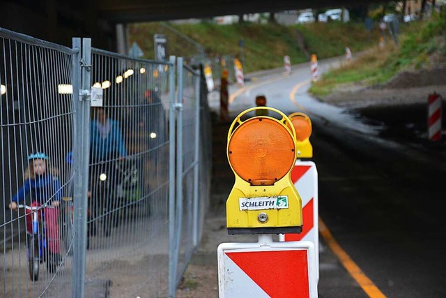 Dauerbaustelle: Die Heldelinger Unterf...eiten, dauern aber noch bis Ende 2023.  | Foto: Hannes Lauber