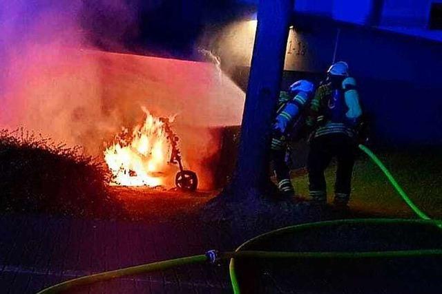 Polizei geht bei brennenden Roller in Gundelfinger Garage von Brandstiftung aus