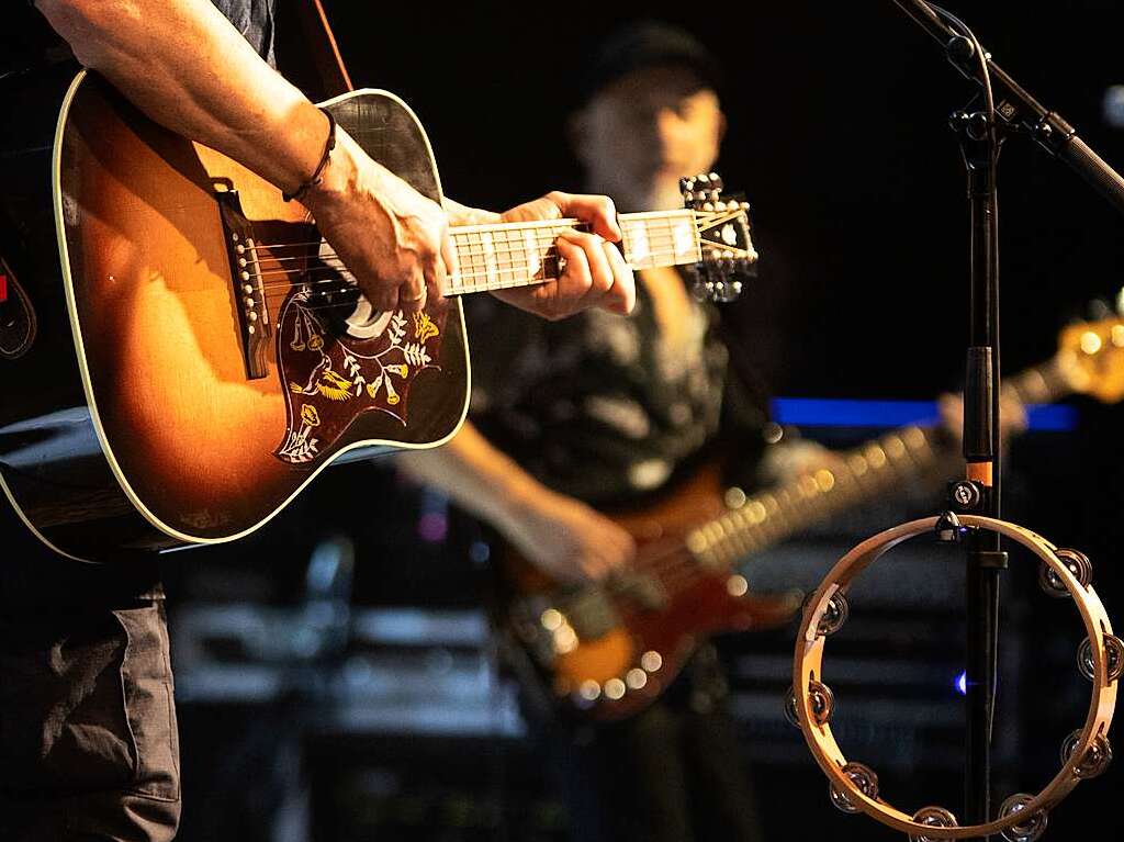 Bereits zum sechsten Mal zu Gast in Freiburg: Die Klner Band BAP um Snger Wolfgang Niedecken spielt im Zirkuszelt des Zelt-Musik-Festivals ein groes Konzert.