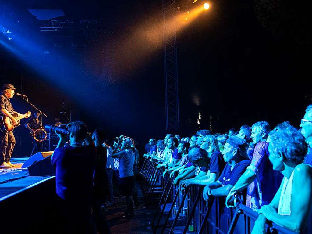 Bereits zum sechsten Mal zu Gast in Freiburg: Die Klner Band BAP um Snger Wolfgang Niedecken spielt im Zirkuszelt des Zelt-Musik-Festivals ein groes Konzert.