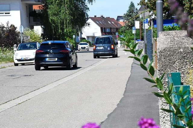 Im westlichen Teil der Hindenburgstra...r stlich fehlt jegliches Begleitgrn.  | Foto: Markus Zimmermann