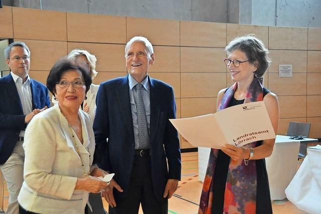 Maulburger Unternehmer-Ehepaar Busch erhält Ehrenmedaille des Landkreises in Gold