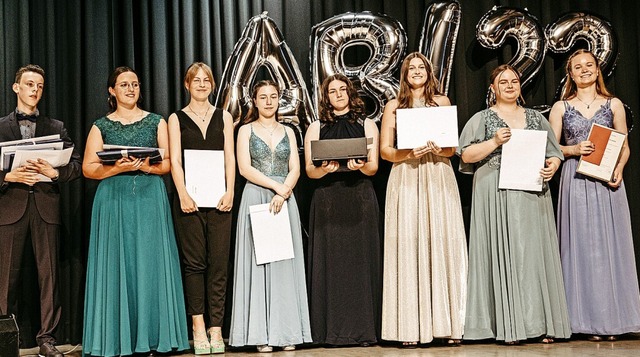 Die Fachpreistrgerinnen und -trger (... Charlotte Lautenbach und Annika Flamm  | Foto: Christoph Hfler