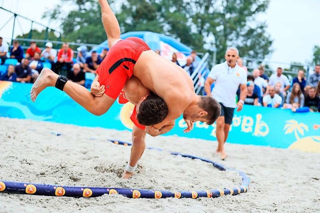 Das Strand-Ringen will olympisch werde...tensiver betrieben als in Deutschland.  | Foto: Kadir Caliskan, via www.imago-images.de