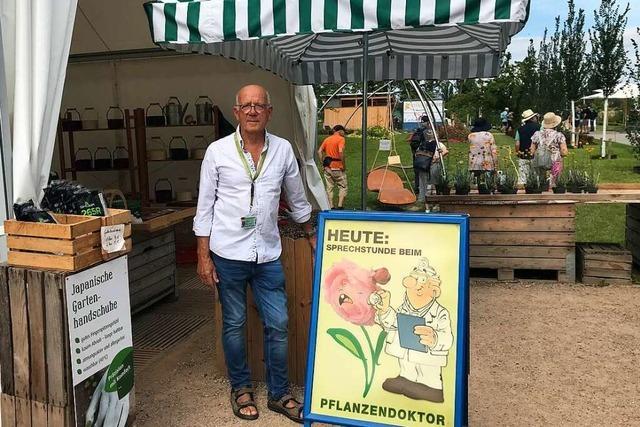 Hans Schuhmacher bert als Pflanzendoktor Hobbygrtner auf der Landesgartenschau