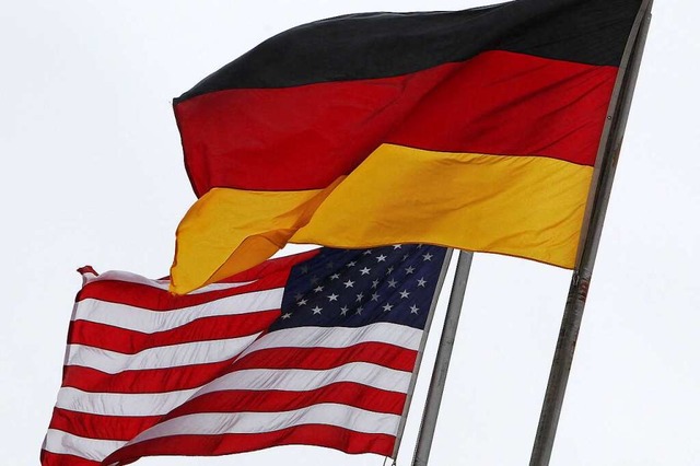 Flaggen im Wind:  Die Sympathie fr di...te in Deutschland verluft  in Wellen.  | Foto: DANIEL ROLAND