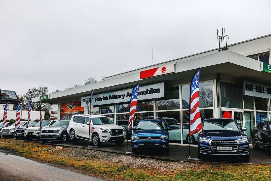 Flaggen, große Autos und englischer Sc... amerikanische Kundschaft eingestellt.  | Foto: Philipp von Ditfurth