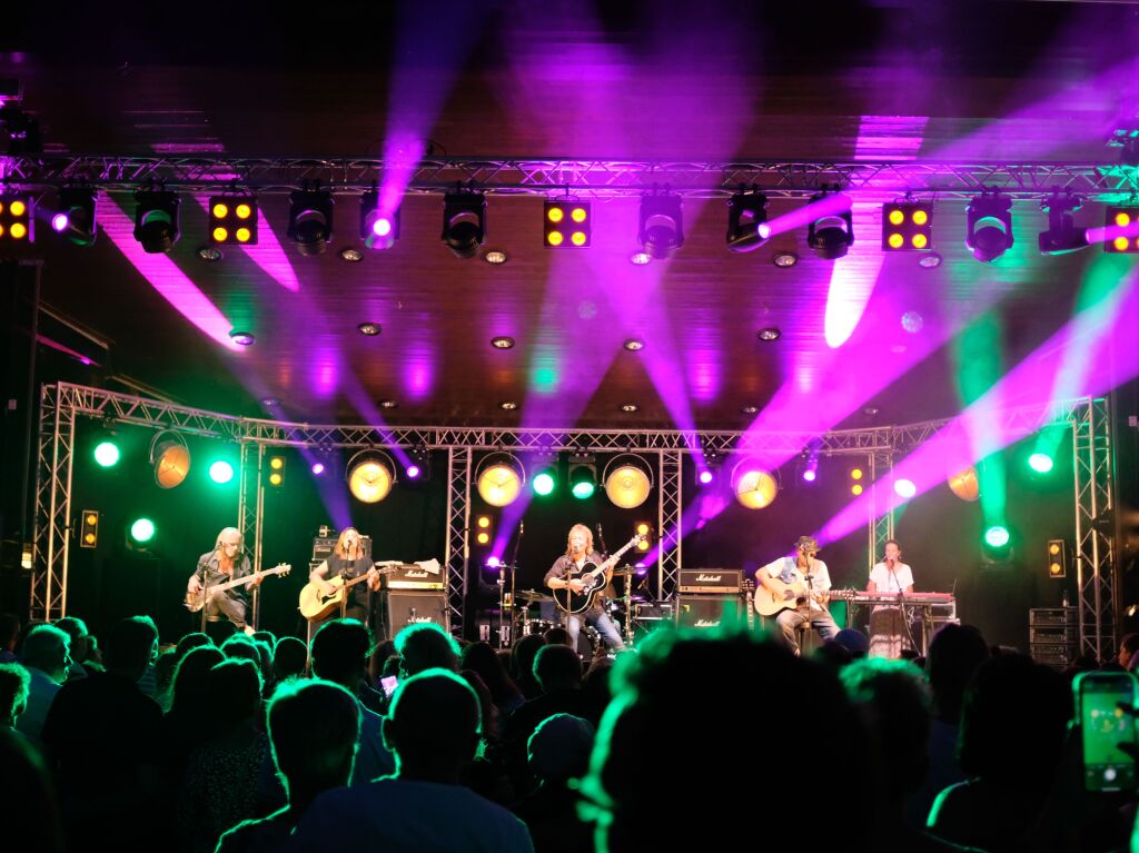 Riesenstimmung verbreitete beim zweiten Open Air im Kurpark Bad Krozingen Chris Norman mit seiner Band. Vor allem seine Smokie-Hits kamen bei den gut 1000 Fans gut an. Und die 